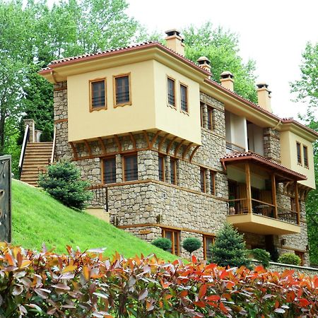 Roes Suites Káto Loutrákion Exterior foto