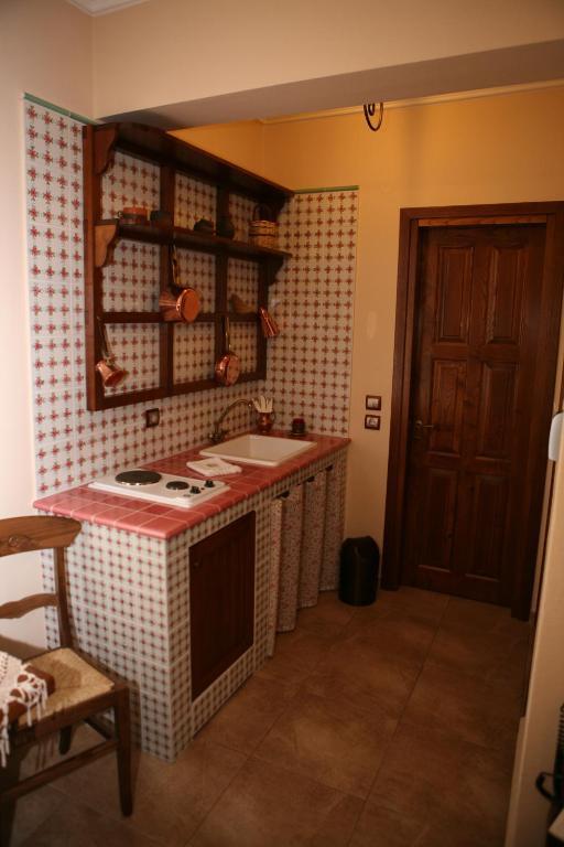 Roes Suites Káto Loutrákion Cameră foto